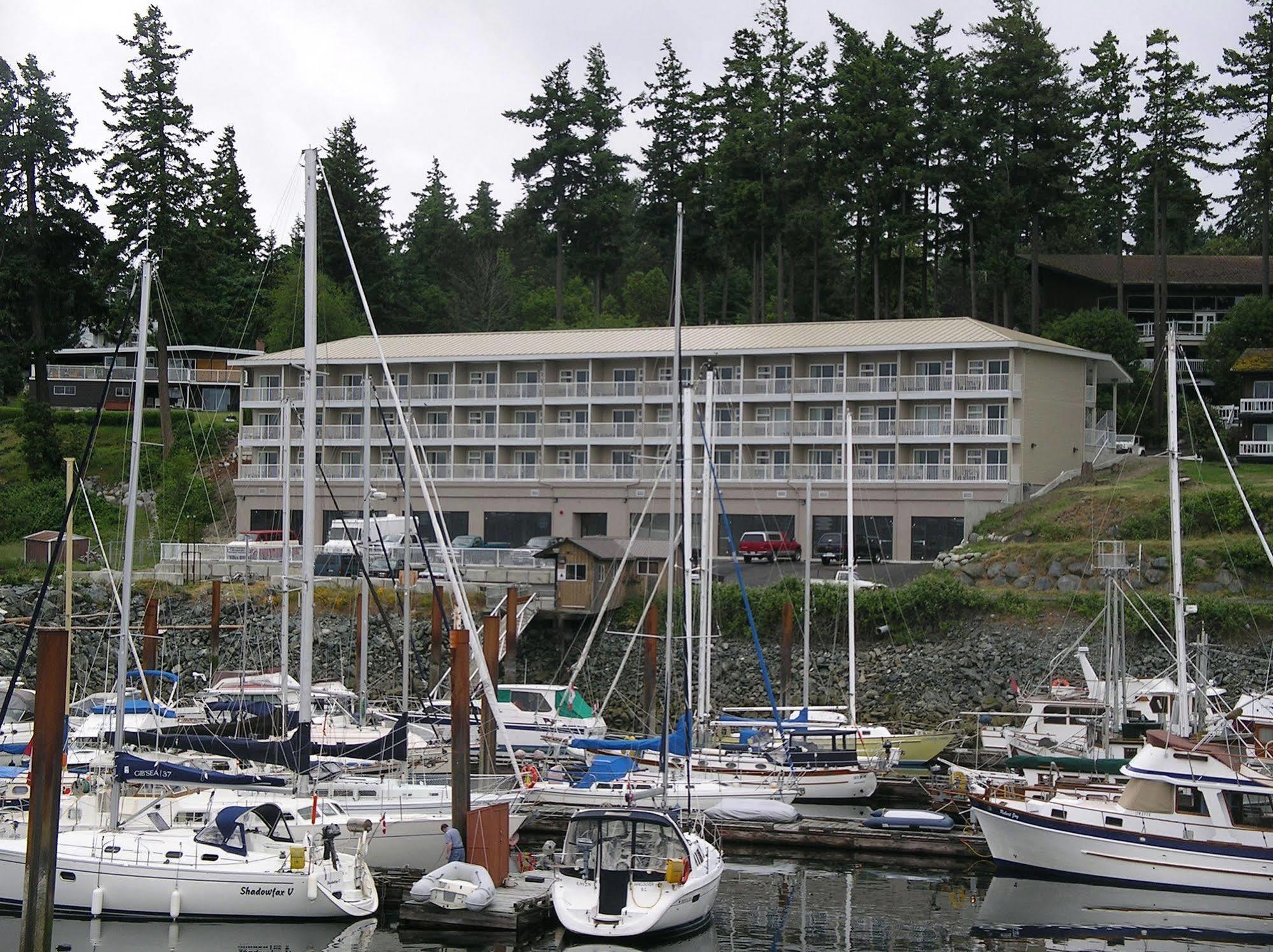 Beach Gardens Resort And Marina Пауъл Ривър Екстериор снимка