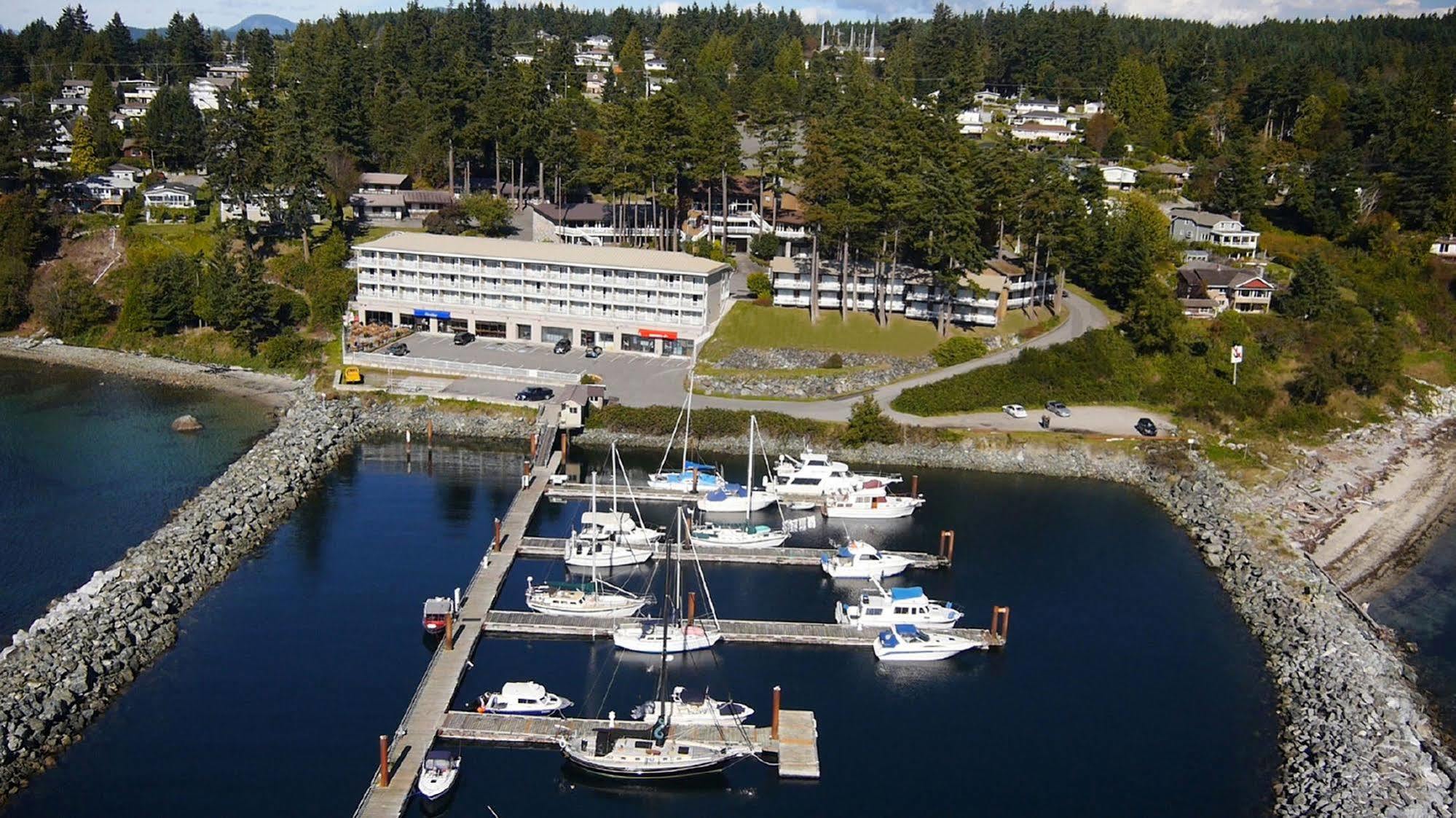 Beach Gardens Resort And Marina Пауъл Ривър Екстериор снимка